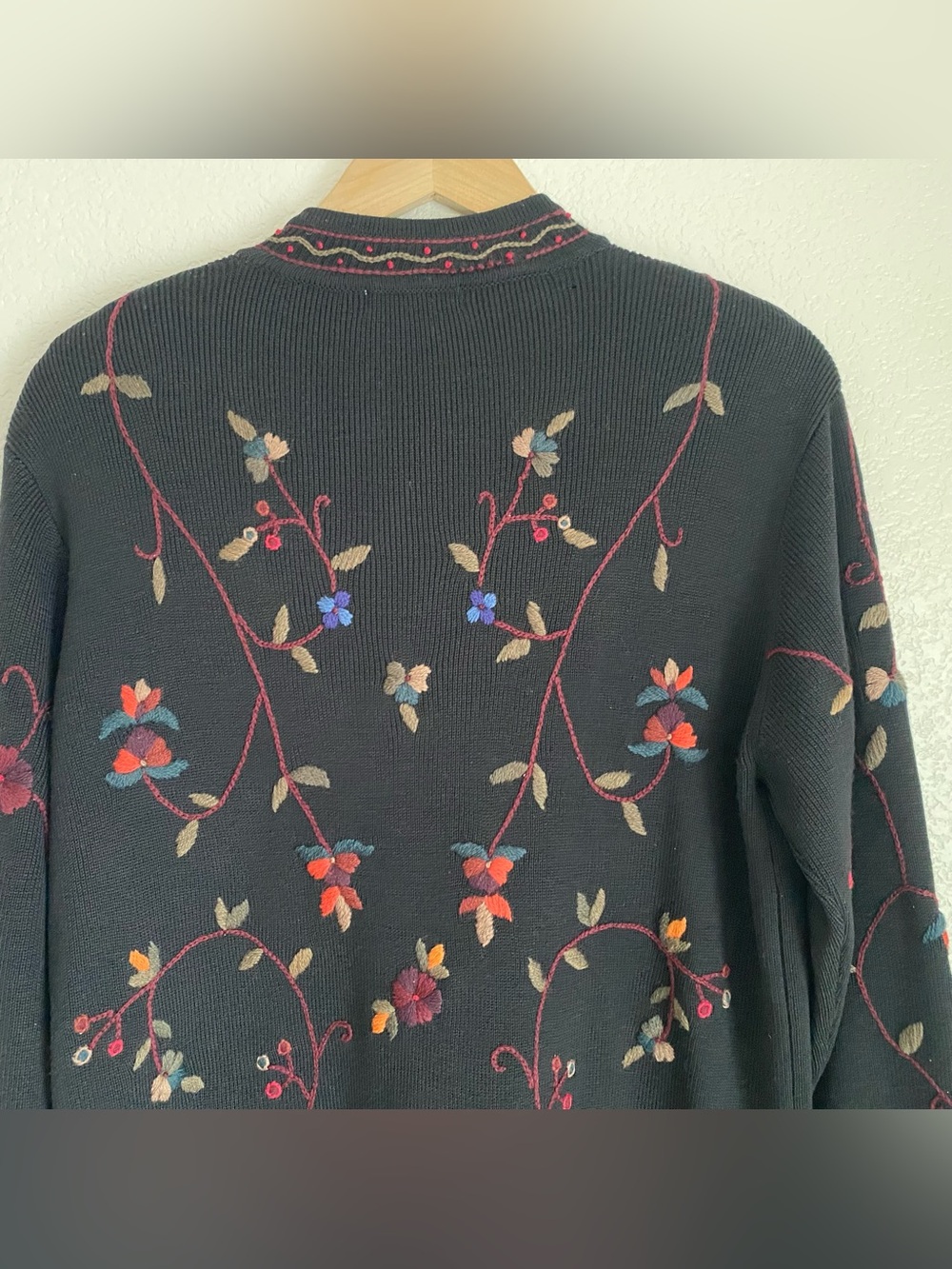 Vintage Mark, Fore & Strike floral embroidered Fig Vine button down cardigan, M - Picture 9 of 15